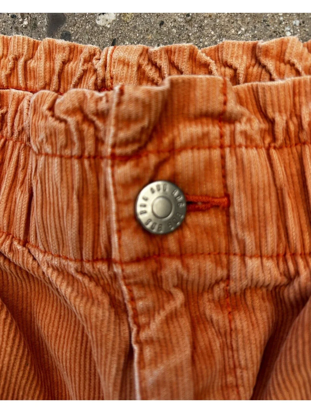 BDG Urban Outfitters Cut Off Shorts Pull on Mom Corduroy Orange Sz 22"W - Picture 3 of 10